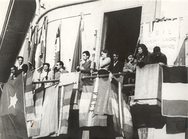 Enrico Berlinguer durante un comizio nel 1952